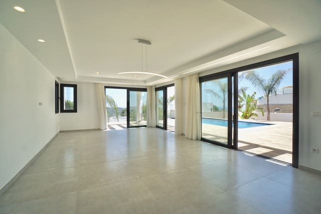 3 soverom Villa til salgs i Moraira, Teulada-Moraira med svømmebasseng garasje - € 2 250 000 (Ref: 3546682)