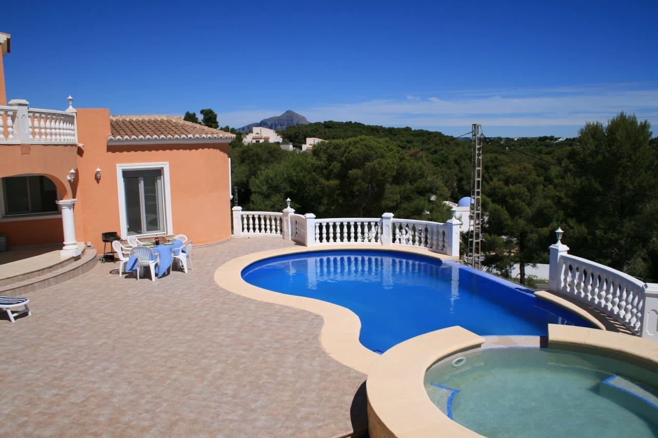 3 sypialnia Willa na sprzedaż w Javea / Xabia z basenem - 595 000 € (Ref: 5167528)