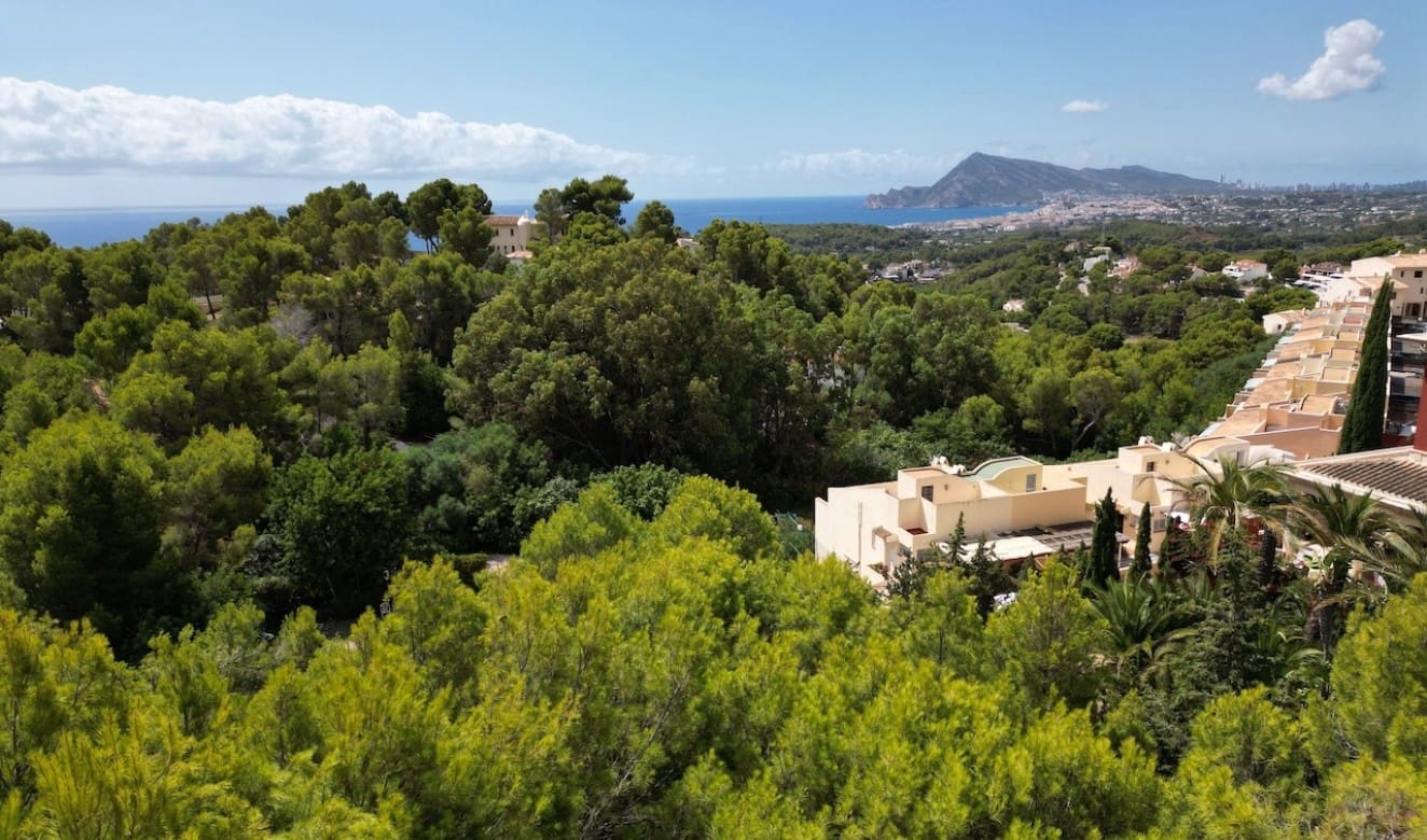 4 bedroom Villa for sale in Altea with pool garage - € 1,900,000 (Ref: 8147315)