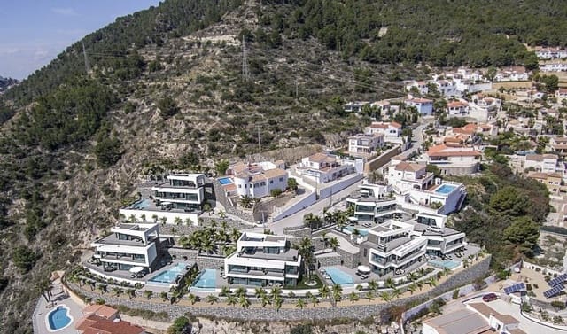 4 soverom Villa til salgs i Oltamar - Cucarres, Calpe / Calp med svømmebasseng garasje - € 1 850 000 (Ref: 8172042)