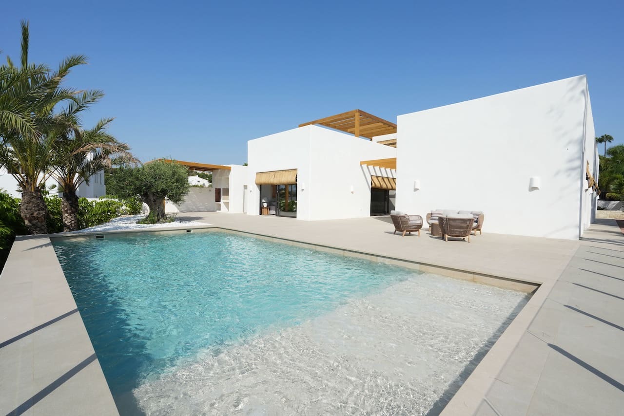 5 bedroom Villa for sale in Moraira with pool - € 1,849,000 (Ref: 8187264)