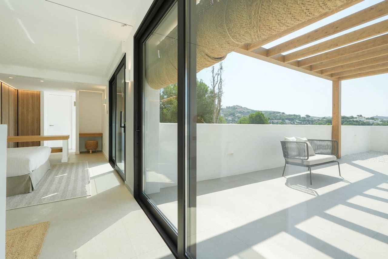 5 bedroom Villa for sale in Moraira with pool - € 1,849,000 (Ref: 8187264)