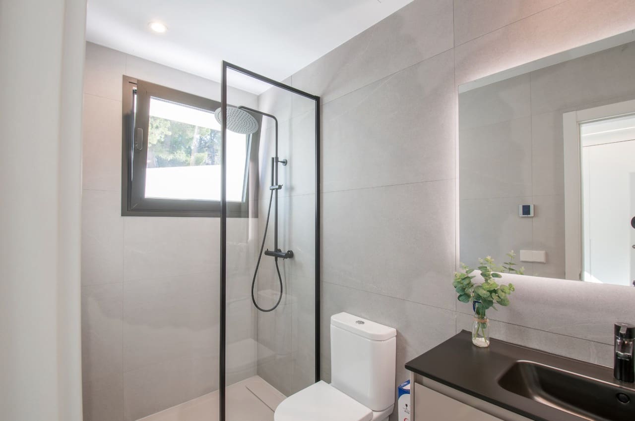 4 bedroom Villa for sale in Moraira with pool garage - € 1,499,000 (Ref: 8187265)