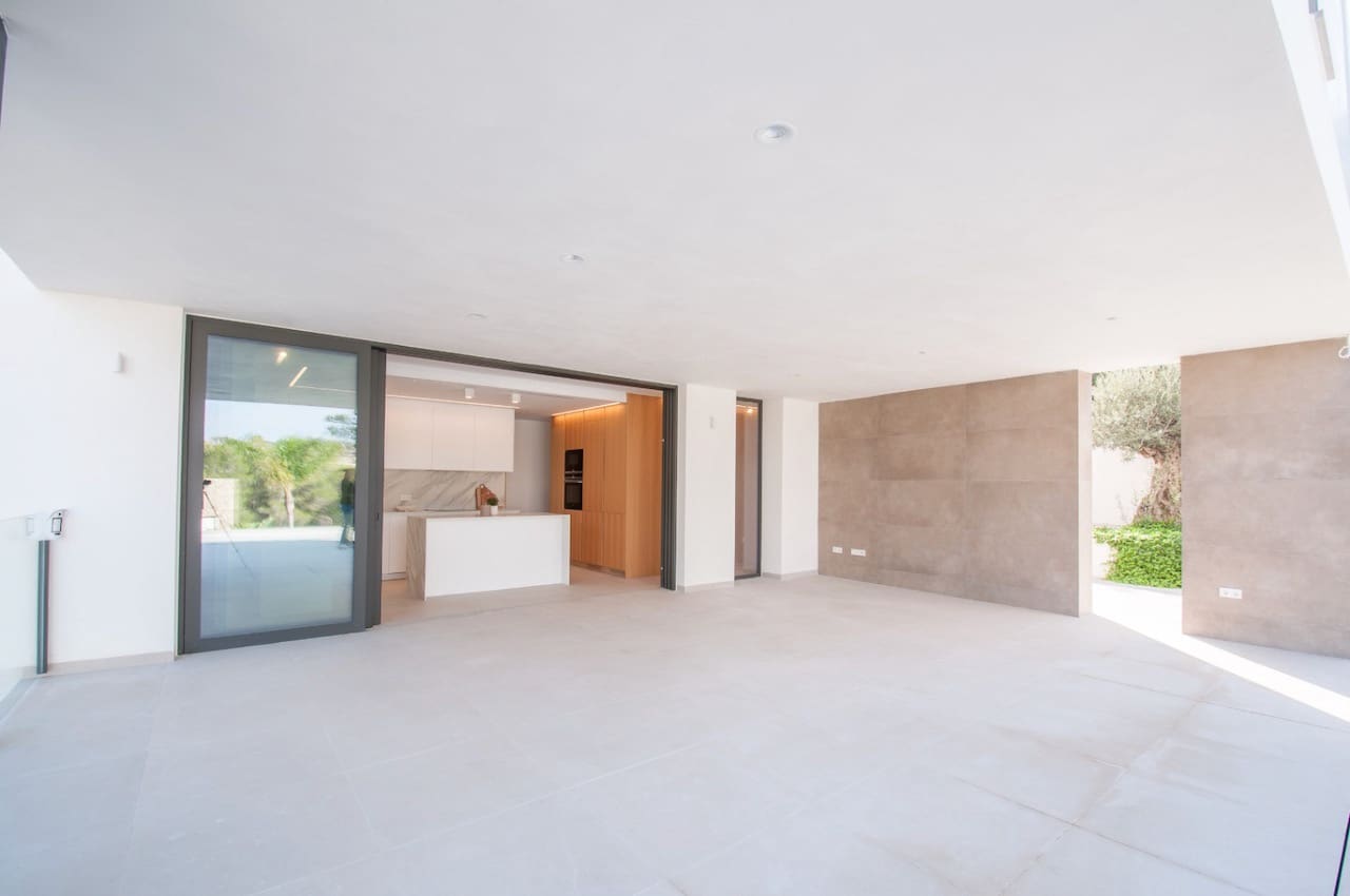 4 bedroom Villa for sale in Moraira with pool garage - € 1,499,000 (Ref: 8187265)