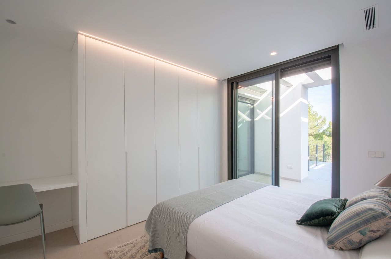 4 bedroom Villa for sale in Moraira with pool garage - € 1,499,000 (Ref: 8187265)