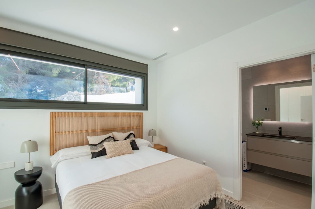 4 bedroom Villa for sale in Moraira with pool garage - € 1,499,000 (Ref: 8187265)