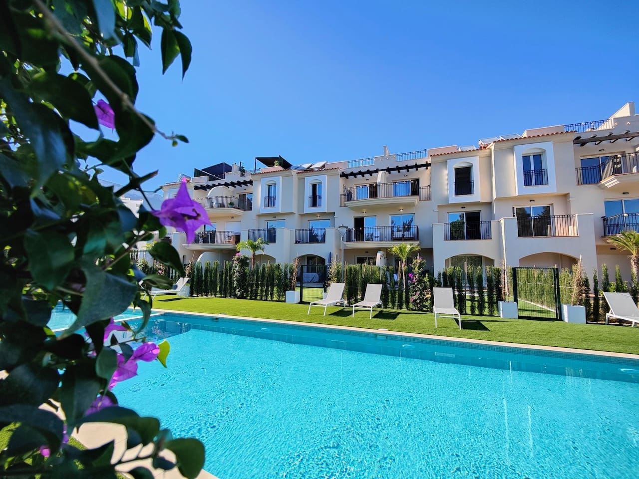 2 slaapkamer Penthouse te koop in Denia met zwembad - € 381.150 (Ref: 8249400)