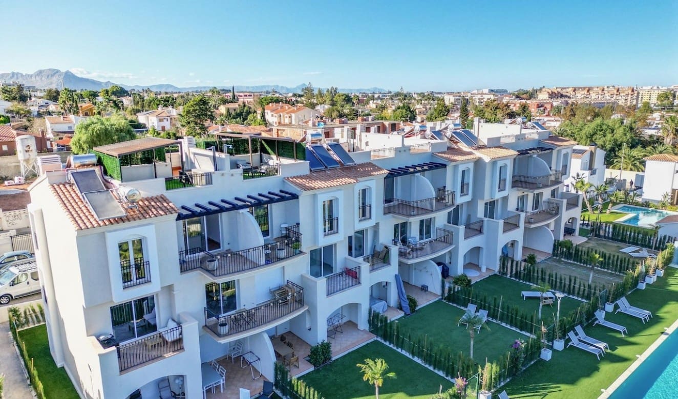 2 soveværelse Penthouse til salg i Denia med swimmingpool - € 381.000 (Ref: 8249400)