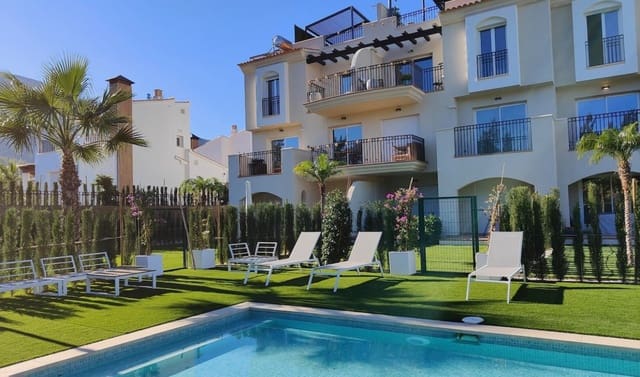 2 quarto Penthouse para venda em Dénia com piscina - 381 000 € (Ref: 8249400)