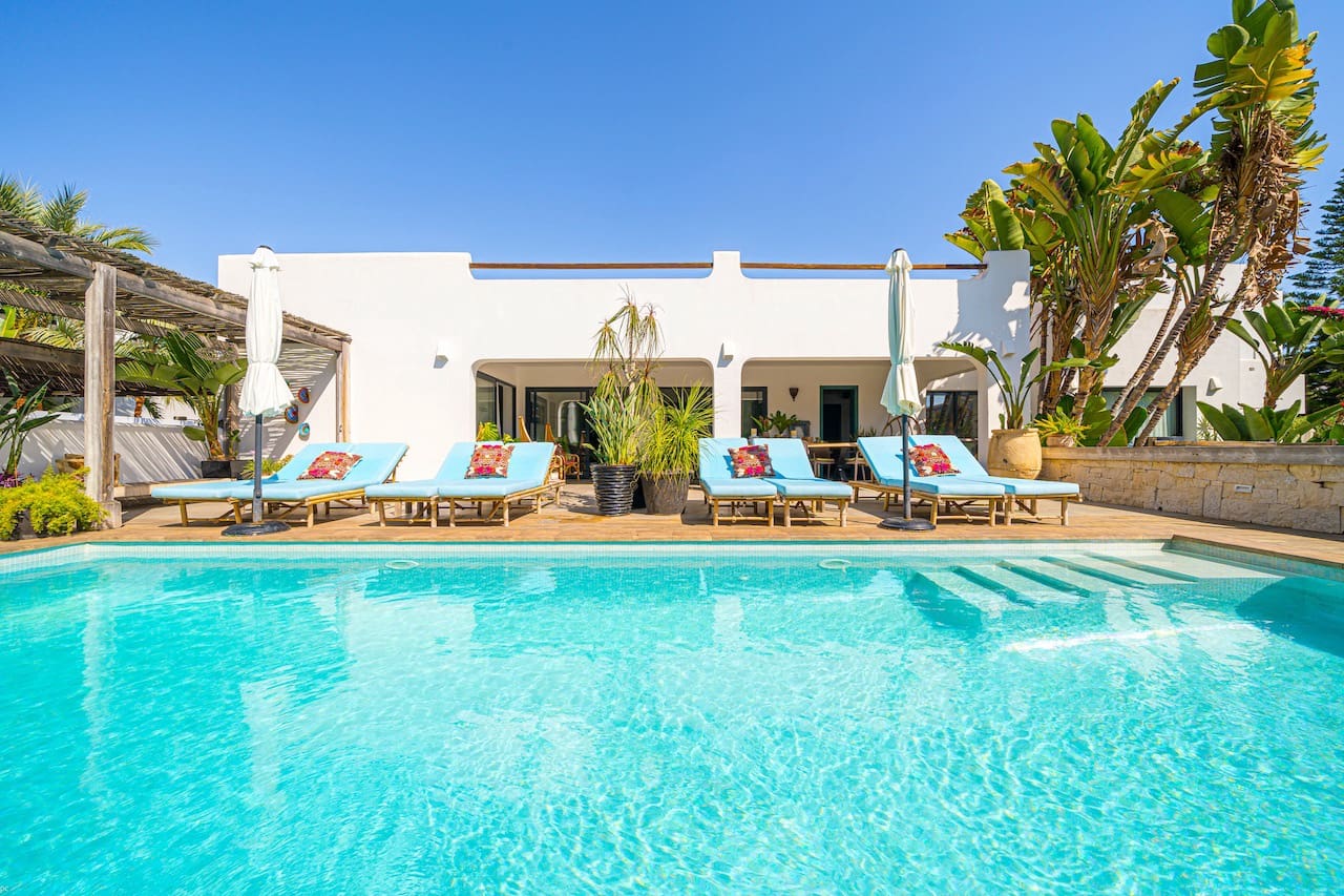 7 bedroom Villa for sale in Benissa with pool - € 1,350,000 (Ref: 8304261)