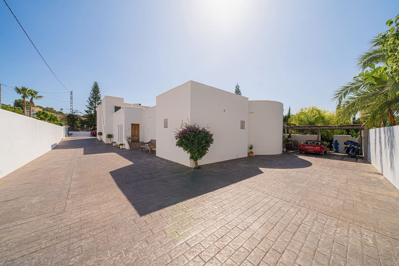 7 bedroom Villa for sale in Benissa with pool - € 1,350,000 (Ref: 8304261)