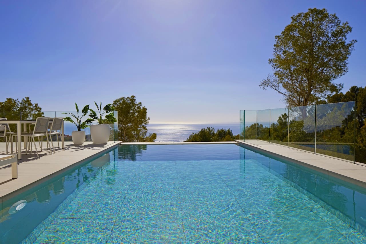 4 bedroom Villa for sale in Altea with pool garage - € 2,135,000 (Ref: 8481423)