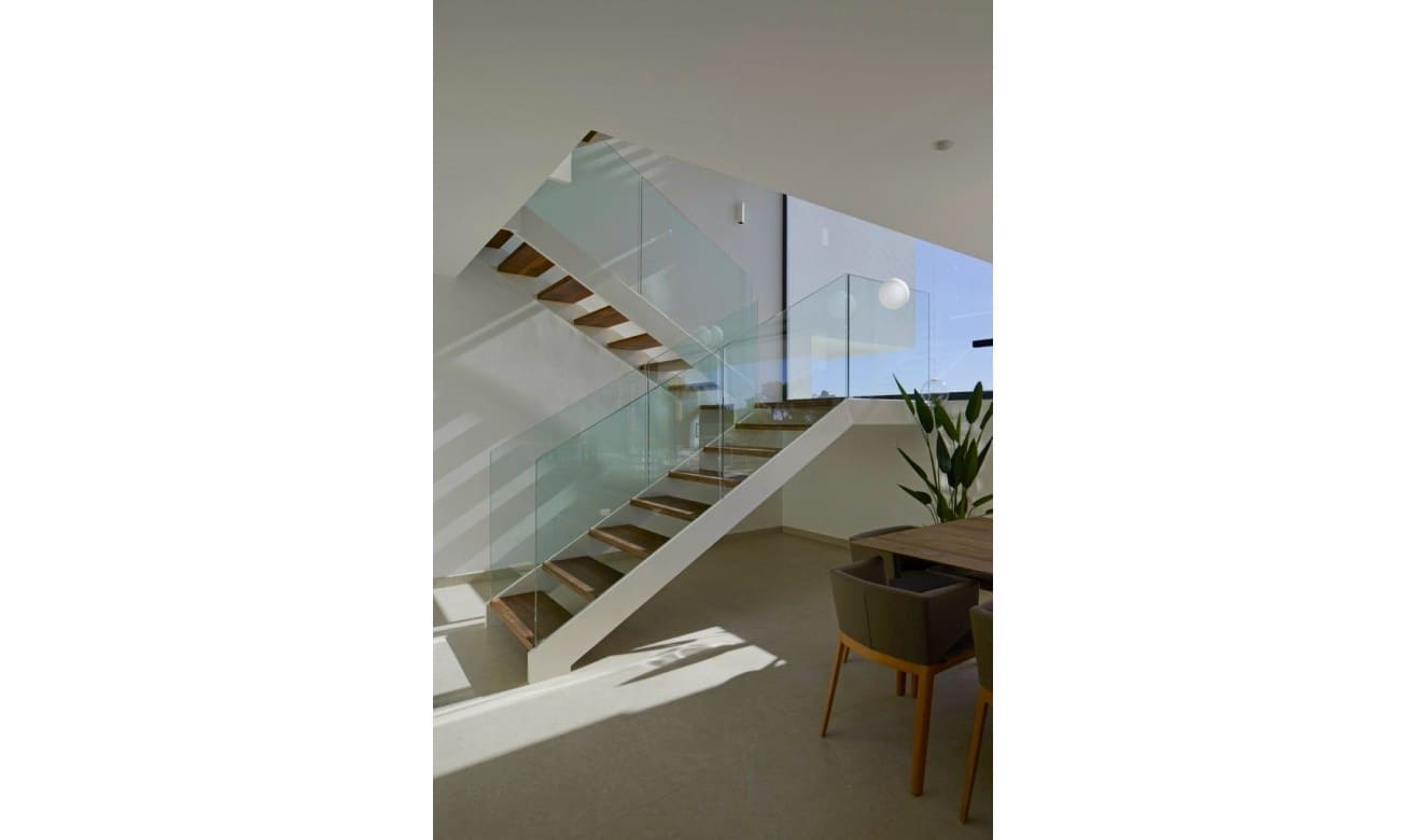 4 bedroom Villa for sale in Altea with pool garage - € 2,135,000 (Ref: 8481423)