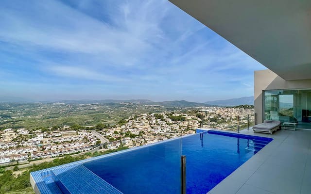 2 bedroom Villa for sale in Cumbre del Sol with pool - € 875,000 (Ref: 8553017)