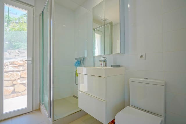 2 bedroom Villa for sale in Cumbre del Sol with pool - € 875,000 (Ref: 8553017)