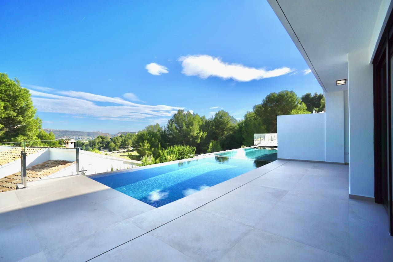 3 bedroom Villa for sale in Moraira with pool - € 690,000 (Ref: 8560724)