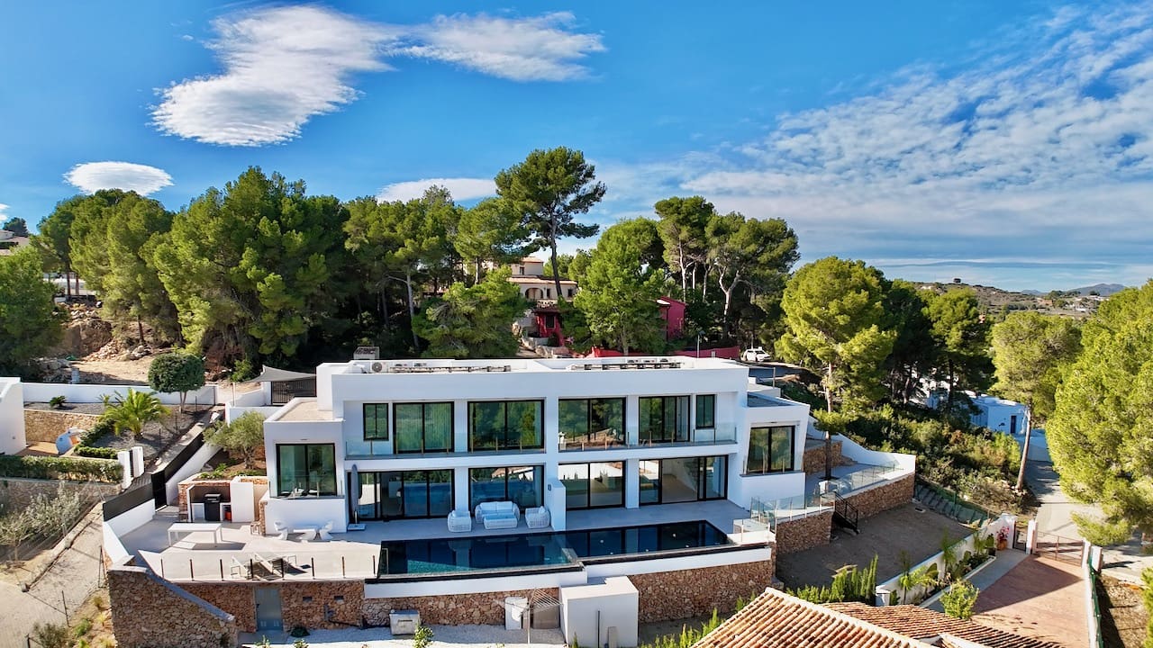 3 bedroom Villa for sale in Moraira with pool - € 690,000 (Ref: 8560724)