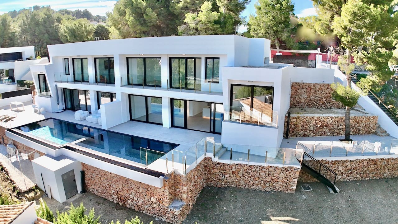 3 bedroom Villa for sale in Moraira with pool - € 690,000 (Ref: 8560724)