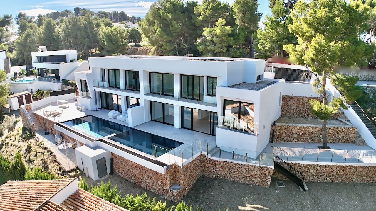 3 bedroom Villa for sale in Moraira with pool - € 690,000 (Ref: 8560724)