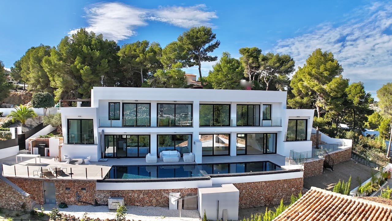 3 bedroom Villa for sale in Moraira with pool - € 690,000 (Ref: 8560724)