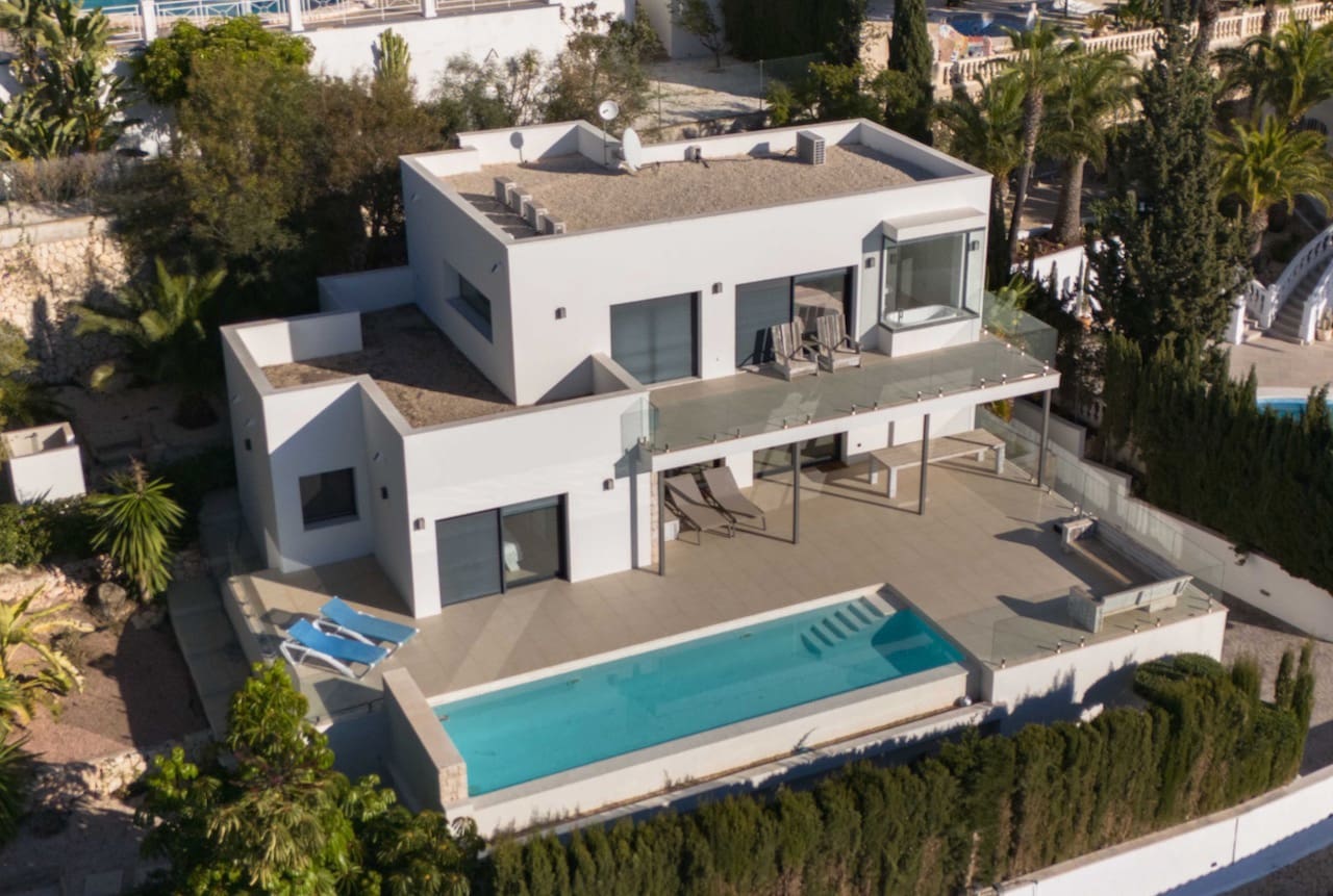 4 makuuhuone Huvila myytävänä paikassa Benissa mukana uima-altaan 
autotalli - 1 730 000 € (Ref: 8697443)