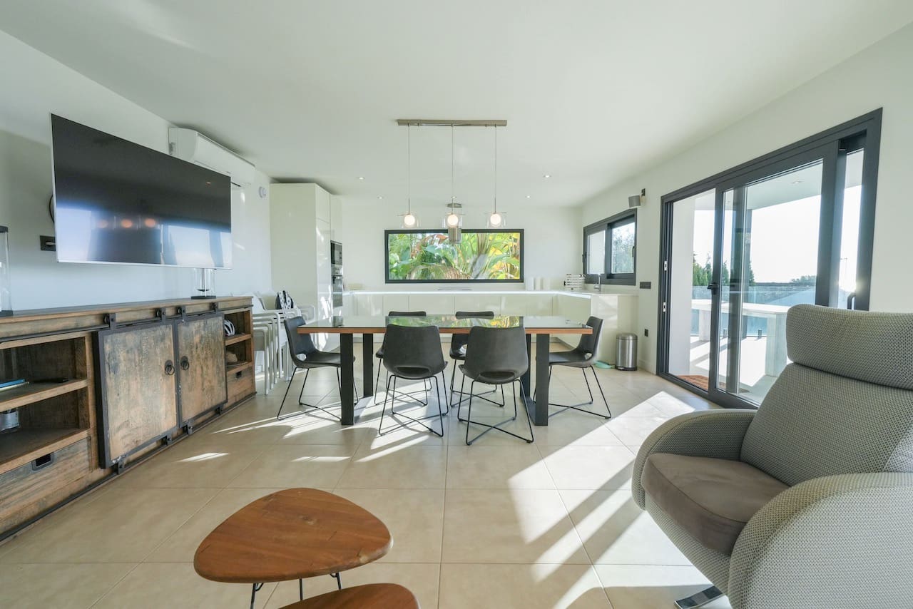 4 makuuhuone Huvila myytävänä paikassa Benissa mukana uima-altaan 
autotalli - 1 730 000 € (Ref: 8697443)