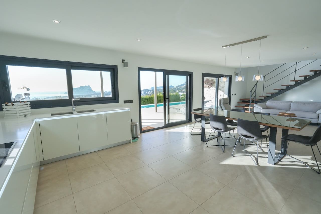 4 makuuhuone Huvila myytävänä paikassa Benissa mukana uima-altaan 
autotalli - 1 730 000 € (Ref: 8697443)