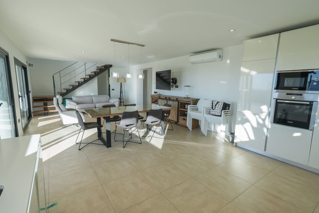 4 makuuhuone Huvila myytävänä paikassa Benissa mukana uima-altaan 
autotalli - 1 730 000 € (Ref: 8697443)