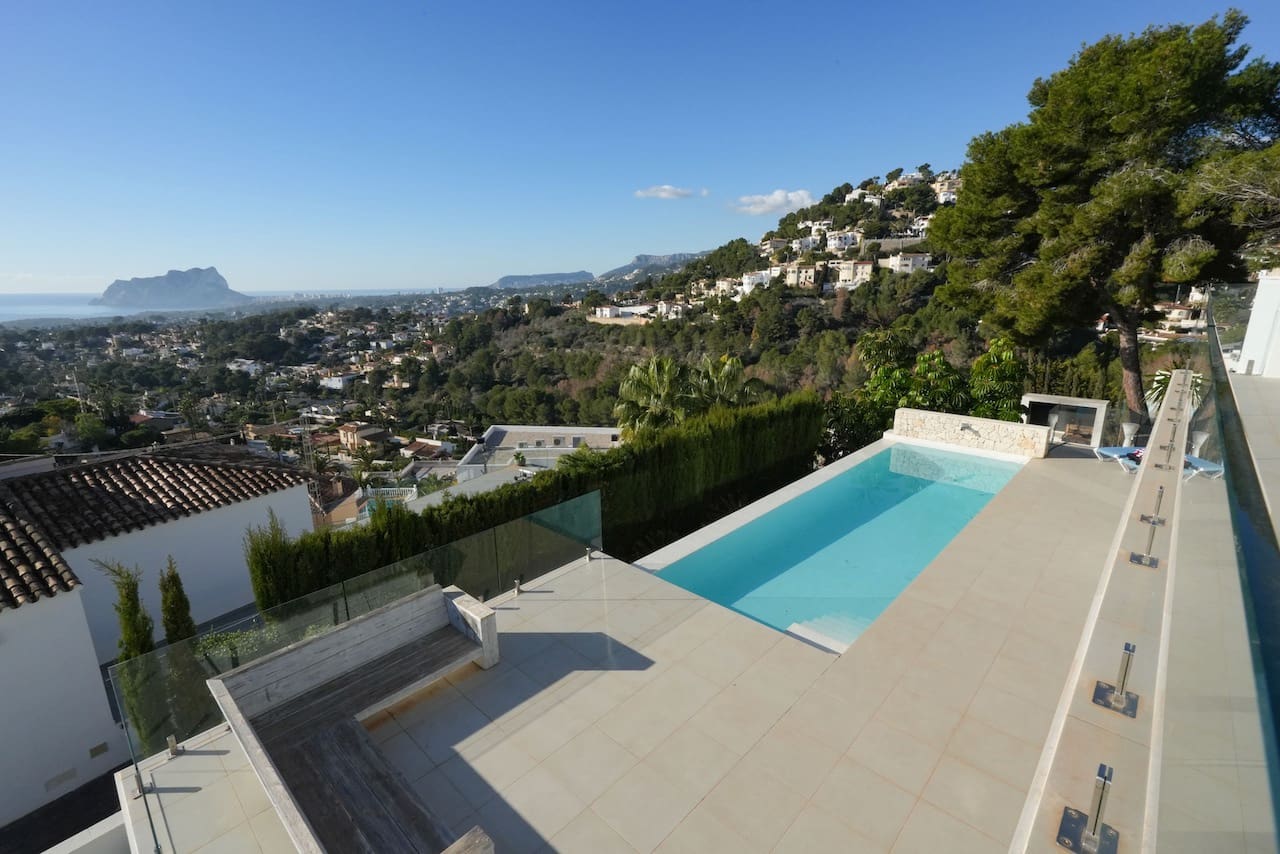 4 makuuhuone Huvila myytävänä paikassa Benissa mukana uima-altaan 
autotalli - 1 730 000 € (Ref: 8697443)