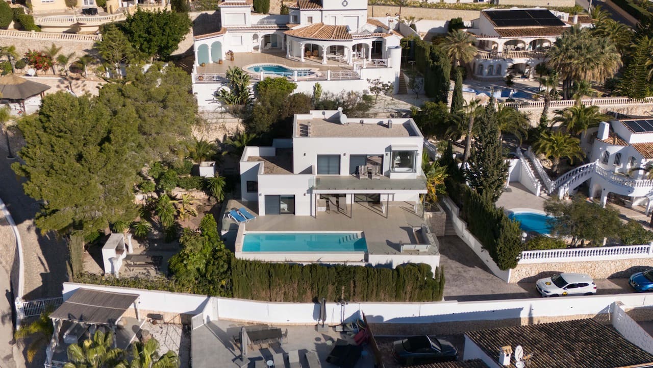 4 makuuhuone Huvila myytävänä paikassa Benissa mukana uima-altaan 
autotalli - 1 730 000 € (Ref: 8697443)