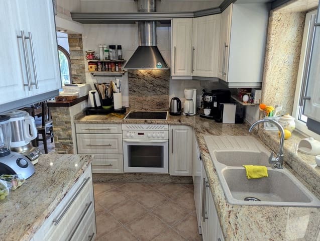 4 sypialnia Willa na sprzedaż w Moraira, Teulada-Moraira z basenem garażem - 665 000 € (Ref: 8779508)