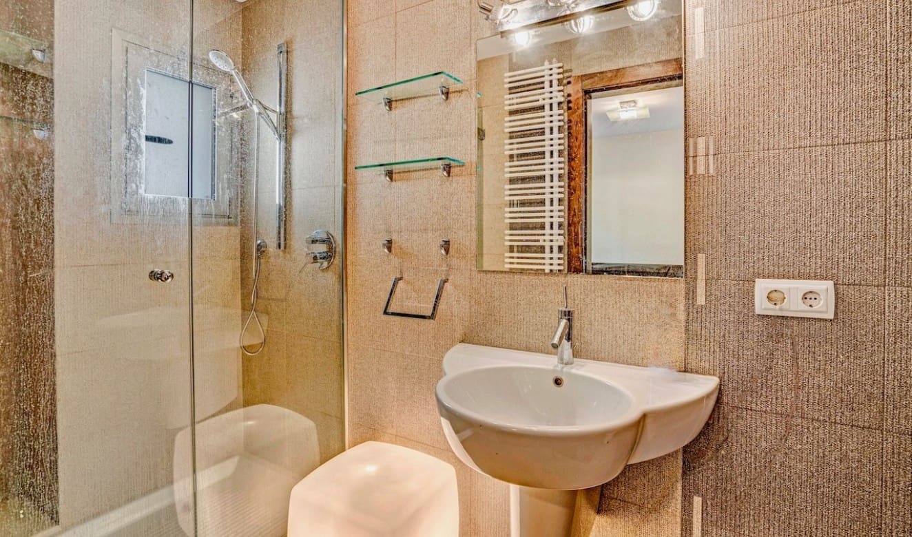 3 bedroom Villa for sale in Benissa with garage - € 1,500,000 (Ref: 8800123)