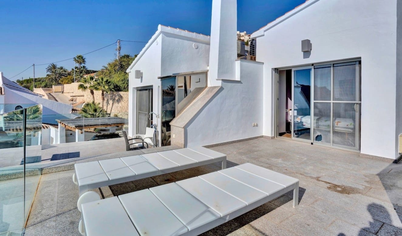 3 bedroom Villa for sale in Benissa with garage - € 1,500,000 (Ref: 8800123)