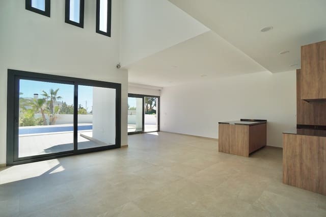 3 soveværelse Villa til salg i Benissa med swimmingpool garage - € 1.175.000 (Ref: 8826056)