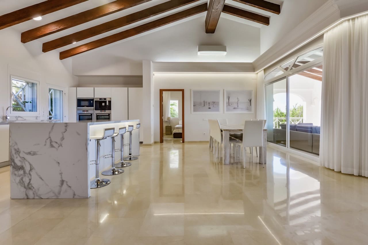 8 bedroom Villa for sale in Altea with pool garage - € 2,650,000 (Ref: 8873375)