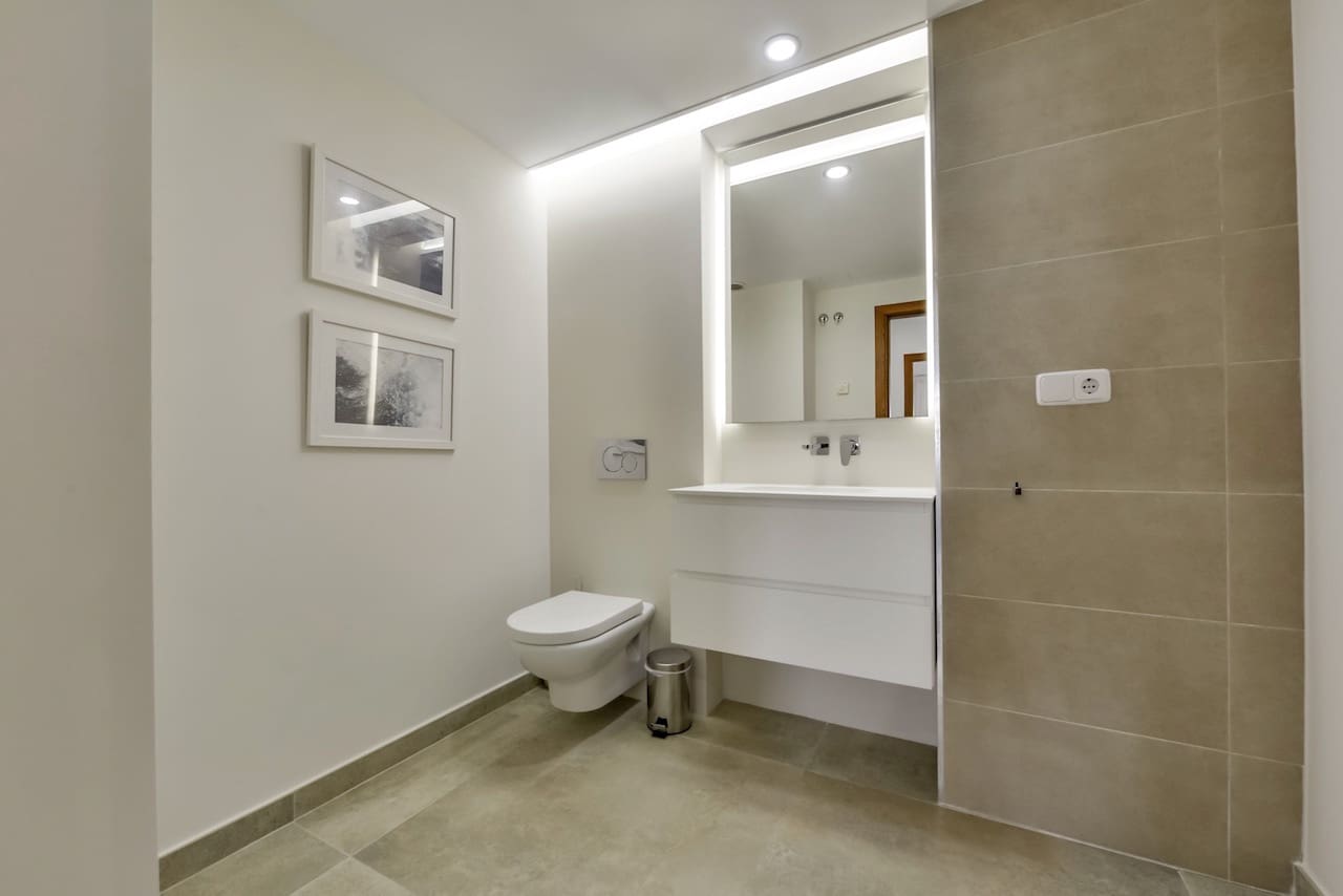 8 bedroom Villa for sale in Altea with pool garage - € 2,650,000 (Ref: 8873375)