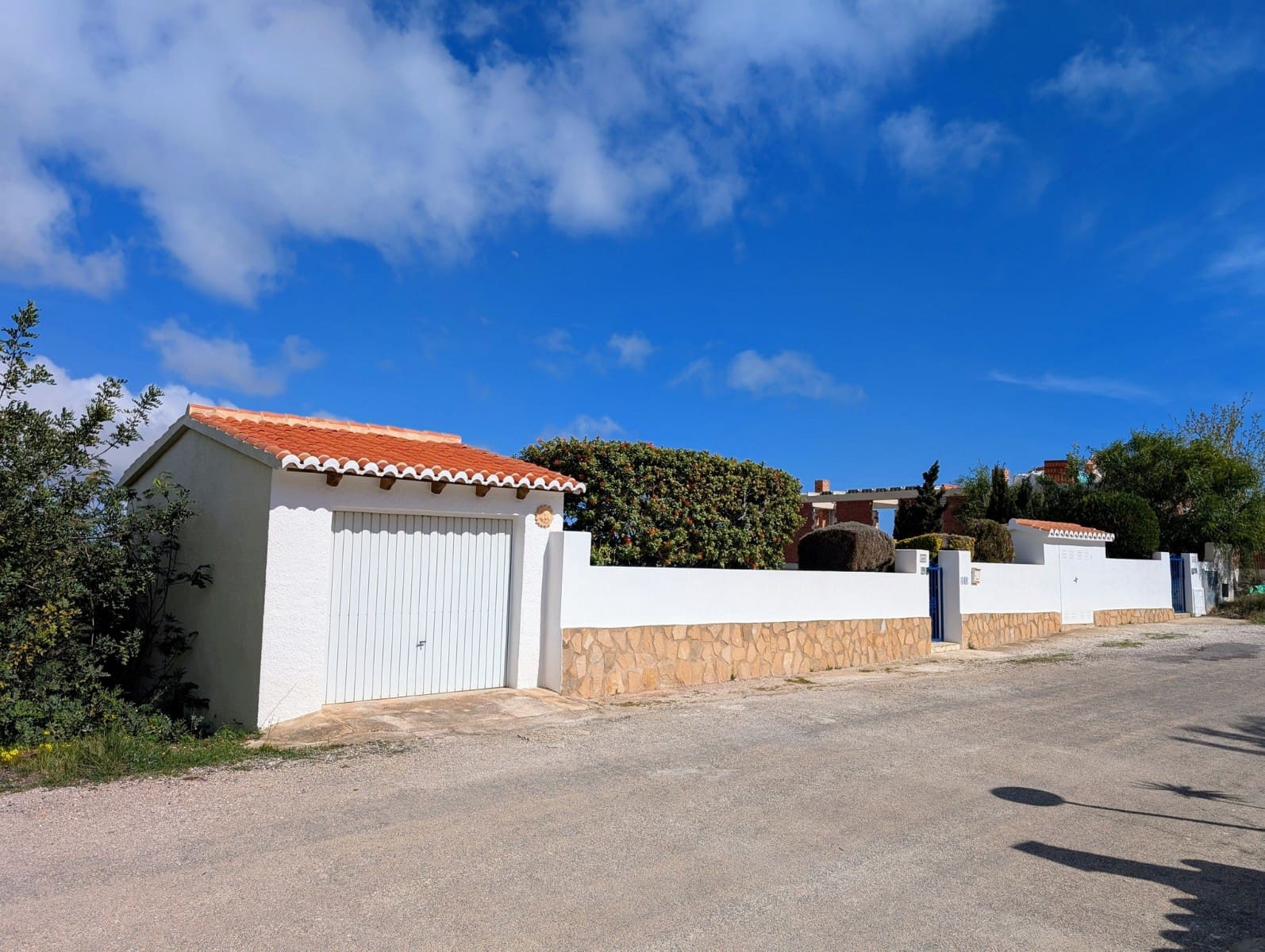 3 slaapkamer Villa te koop in Cumbre del Sol met zwembad garage - € 519.000 (Ref: 8874443)
