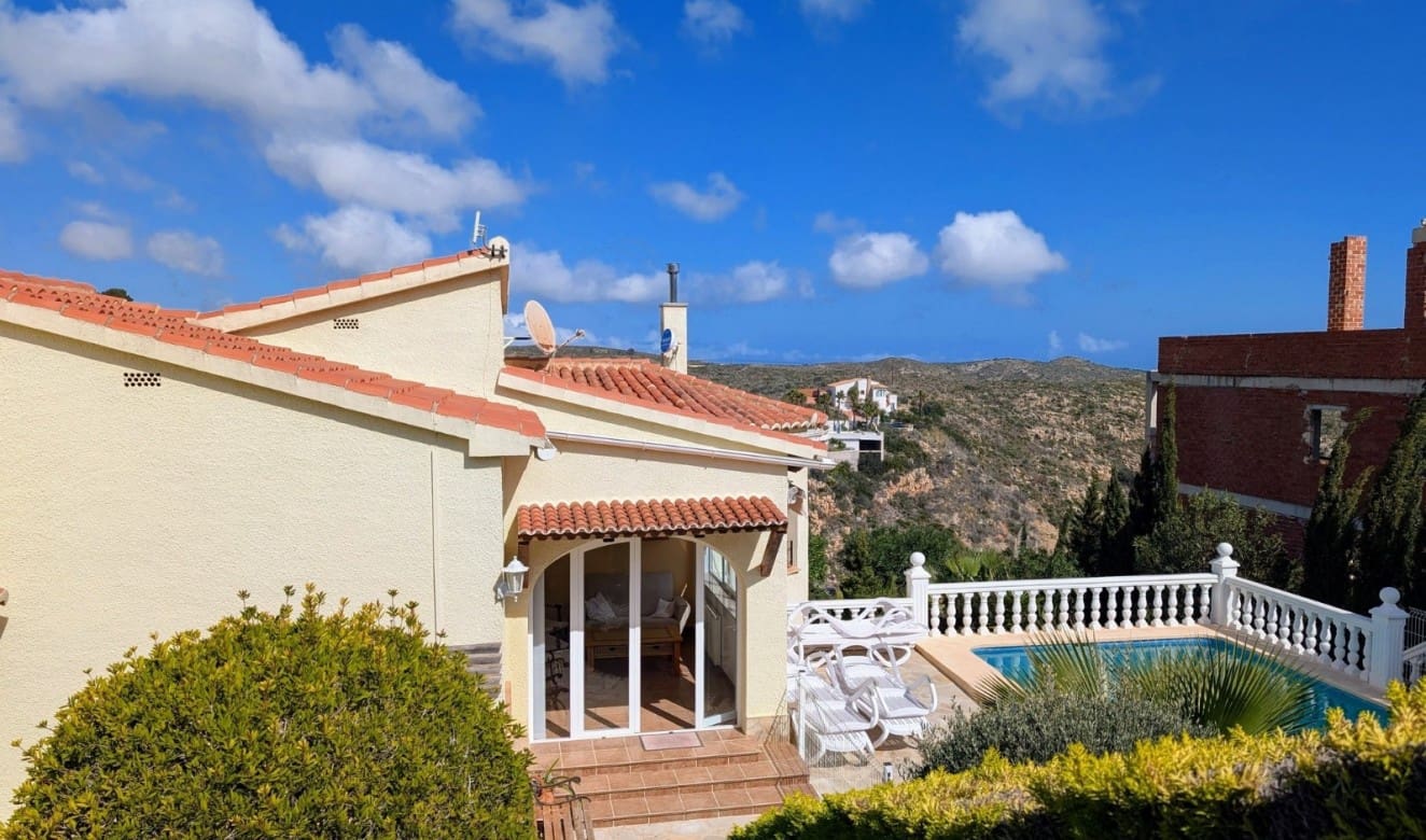 3 slaapkamer Villa te koop in Cumbre del Sol met zwembad - € 499.000 (Ref: 8874443)