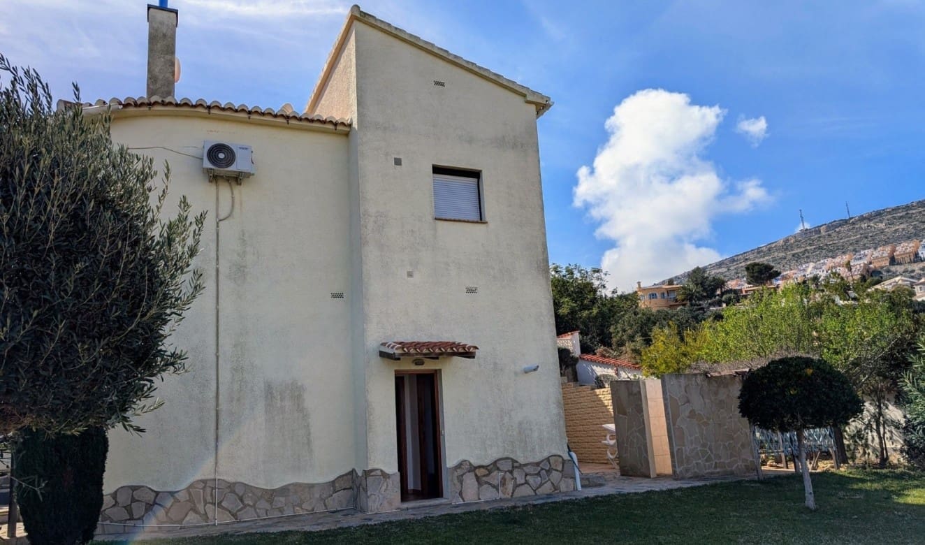 3 slaapkamer Villa te koop in Cumbre del Sol met zwembad - € 499.000 (Ref: 8874443)