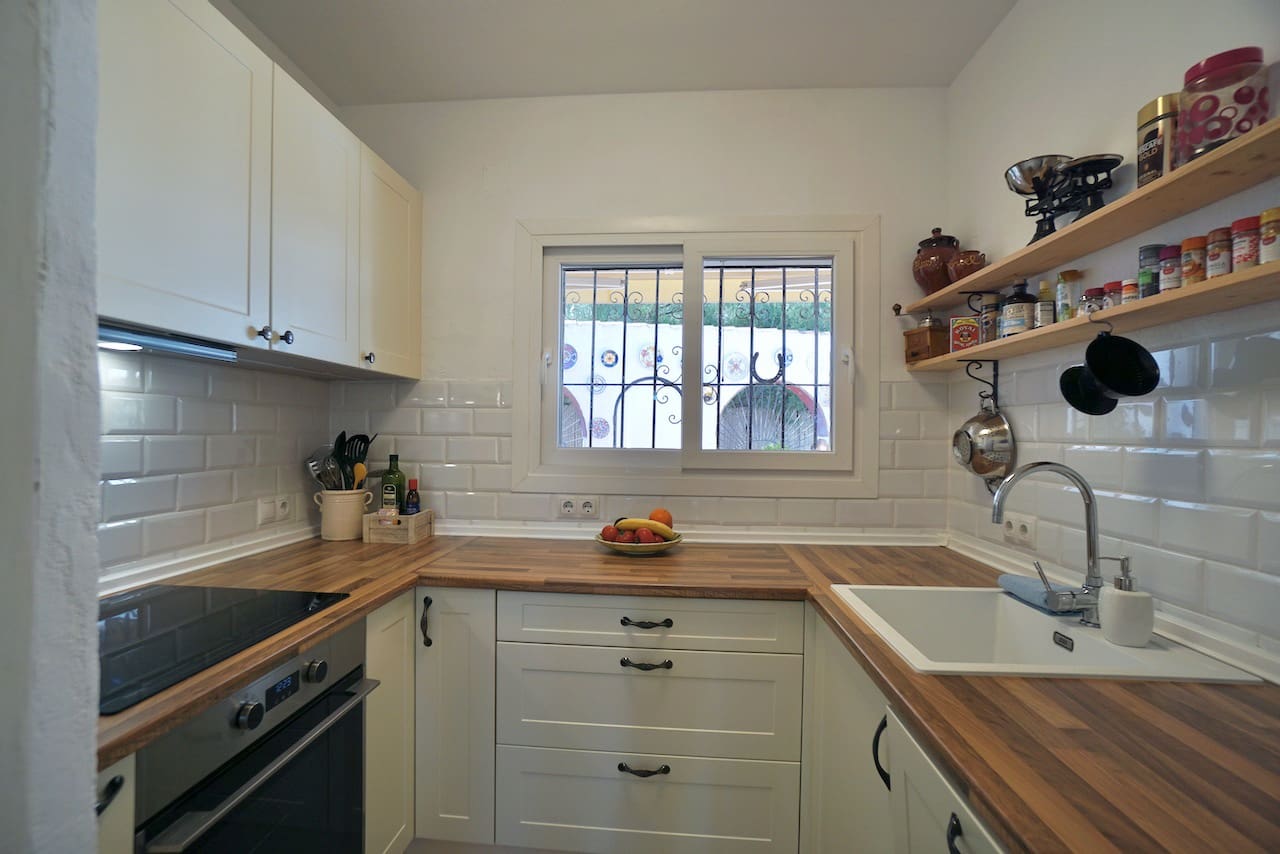 4 bedroom Villa for sale in Benissa with pool garage - € 595,000 (Ref: 8904964)