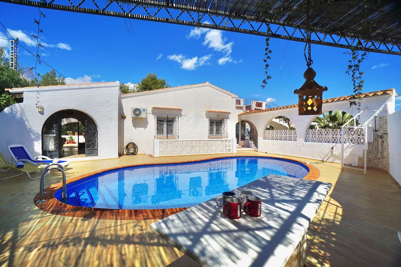 4 bedroom Villa for sale in Benissa with pool garage - € 595,000 (Ref: 8904964)