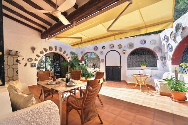 4 Zimmer Villa zu verkaufen in Benissa mit Pool Garage - 595.000 € (Ref: 8904964)