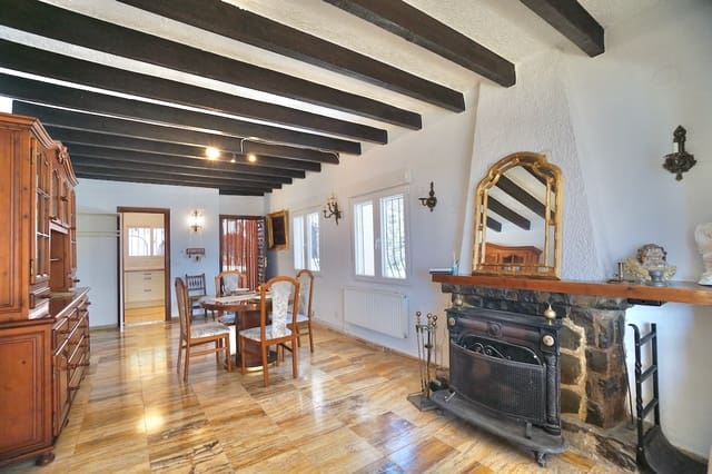 4 Zimmer Villa zu verkaufen in Benissa mit Pool Garage - 595.000 € (Ref: 8904964)