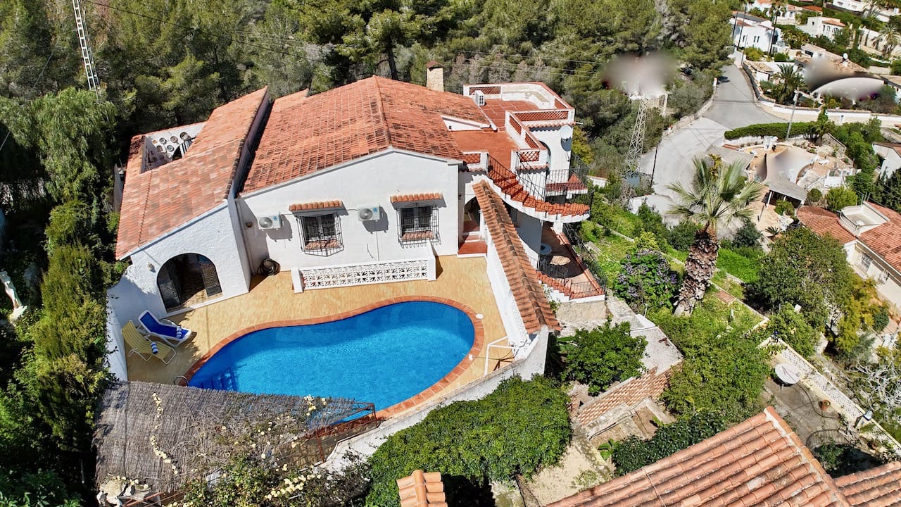 4 bedroom Villa for sale in Benissa with pool garage - € 595,000 (Ref: 8904964)