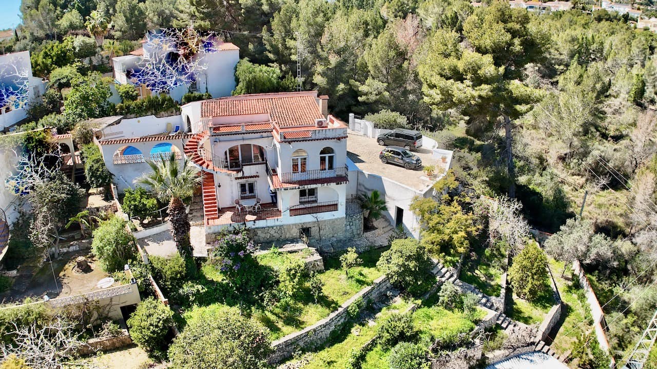 4 bedroom Villa for sale in Benissa with pool garage - € 595,000 (Ref: 8904964)