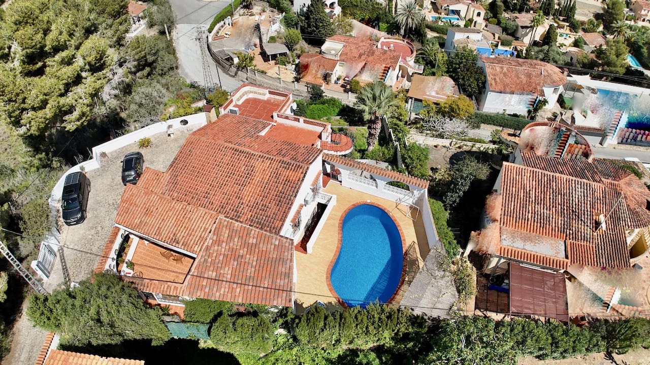 4 bedroom Villa for sale in Benissa with pool garage - € 595,000 (Ref: 8904964)