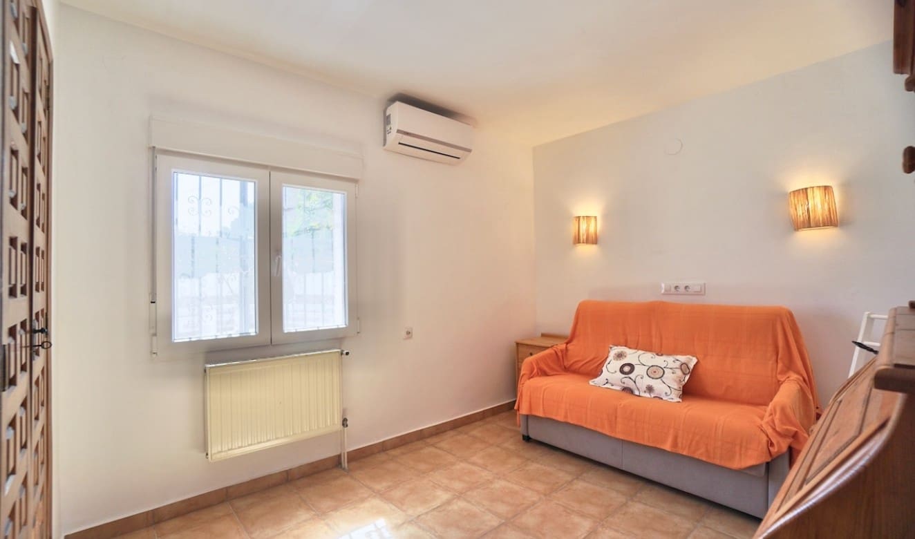 4 bedroom Villa for sale in Benissa with pool garage - € 595,000 (Ref: 8904964)