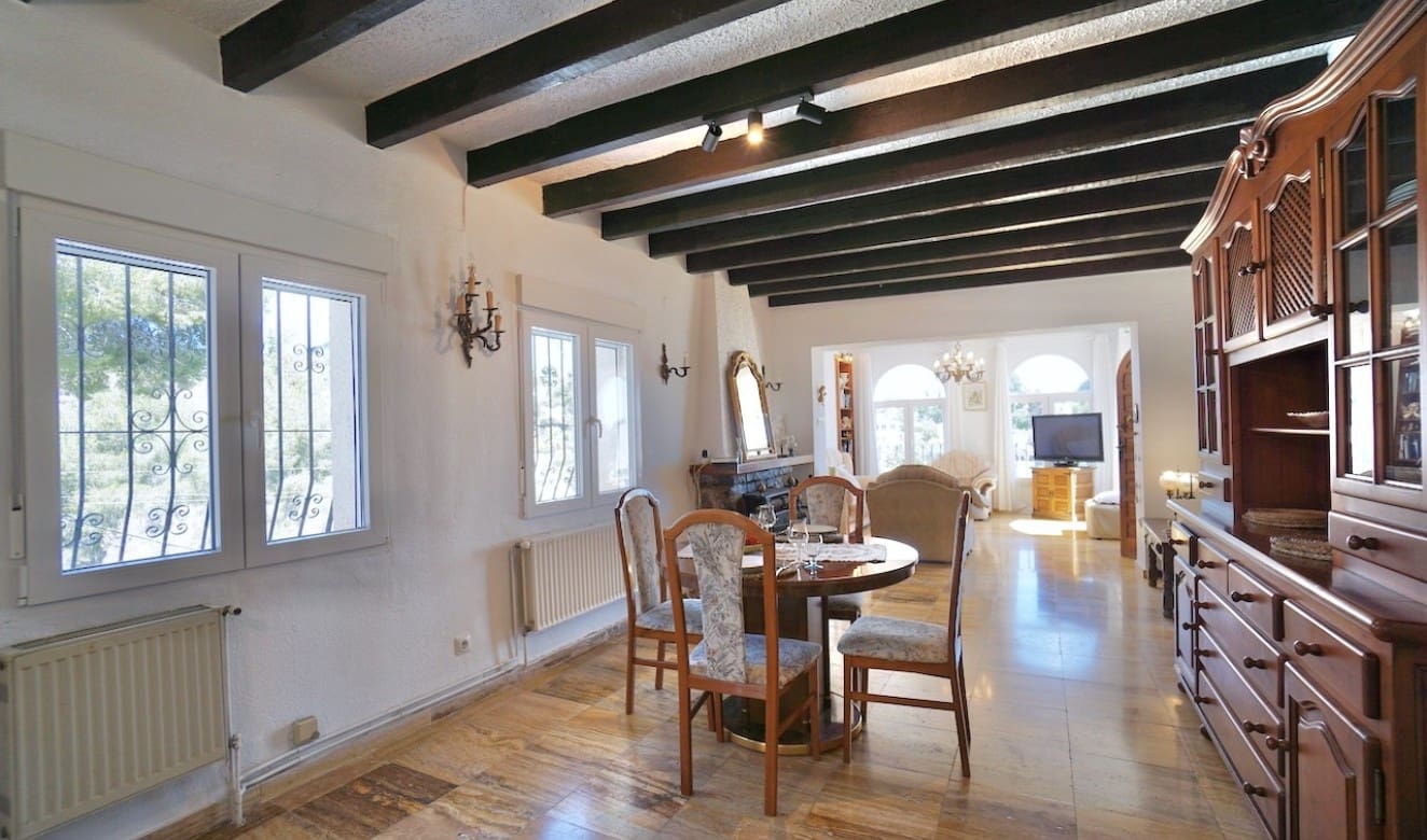 4 bedroom Villa for sale in Benissa with pool garage - € 595,000 (Ref: 8904964)