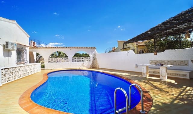 4 soverom Villa til salgs i Benissa med svømmebasseng garasje - € 595 000 (Ref: 8904964)