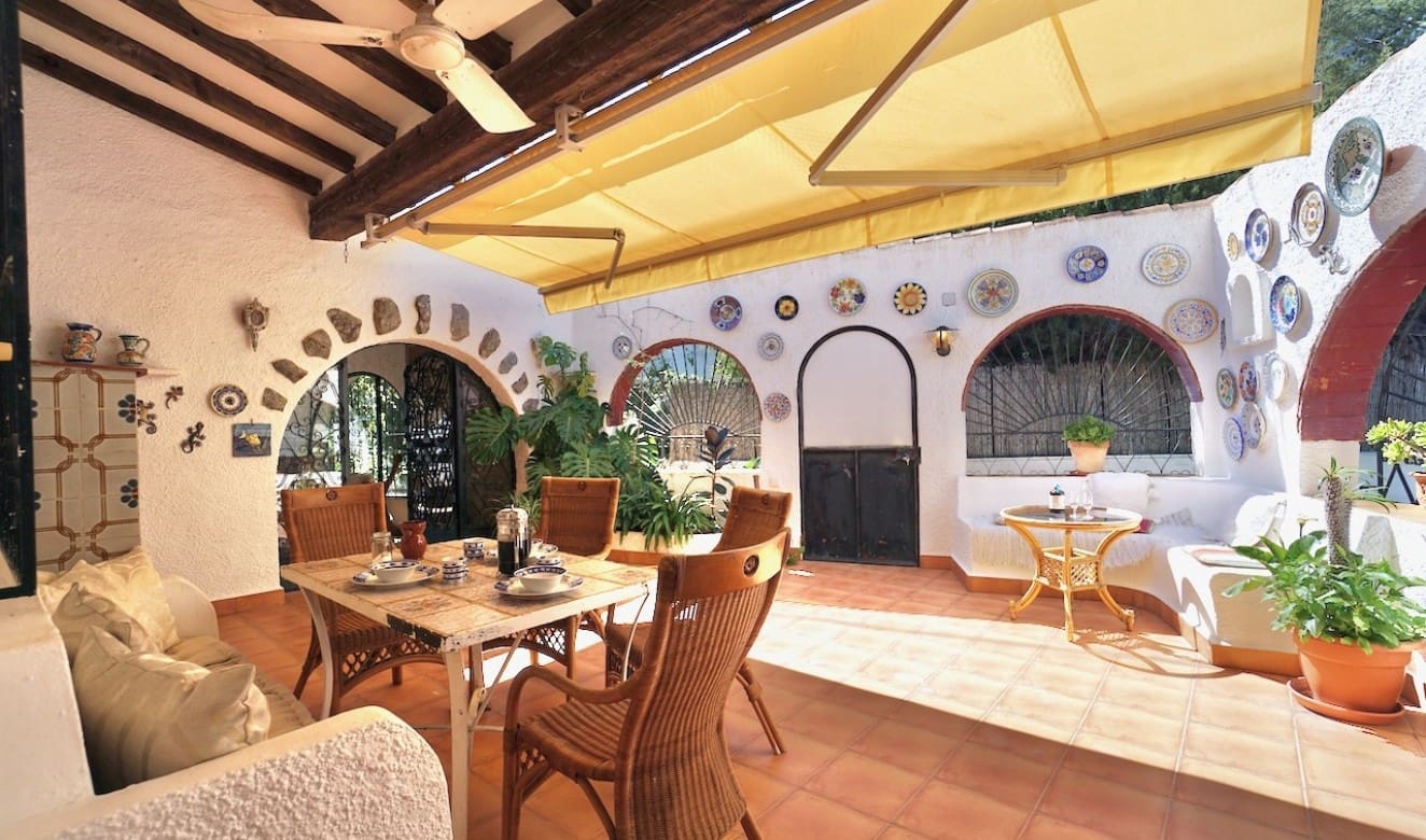 4 bedroom Villa for sale in Benissa with pool garage - € 595,000 (Ref: 8904964)